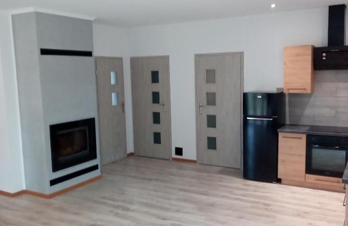 Nowa Sol House | Idyllic Lakeside Cabin with Family and Pet-Friendly Perks