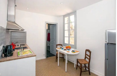Saint-Emilion Apartment | Discover Ursulines Garden in the Heart of Saint-Émilion