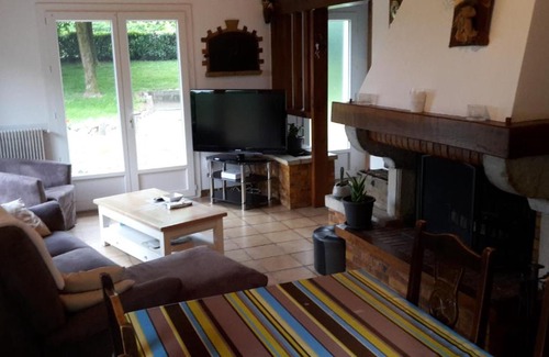 Habas Villa | Discover Urtxintxa Haizpea: Family-Friendly with Breakfast