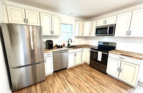 Beaverdam Lake-Salisbury Mills House | Idyllic Retreat on a 50 Acre Historic Ranch - 10/10 Rating