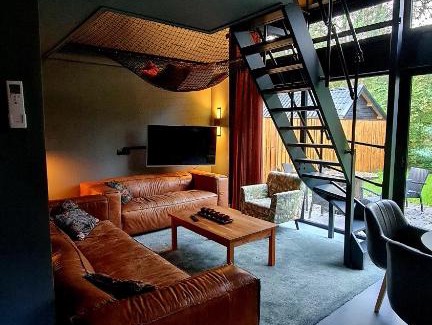 Ternaard House | Family-Friendly Retreat at Us Eigen Honk - Rated 9.2/10