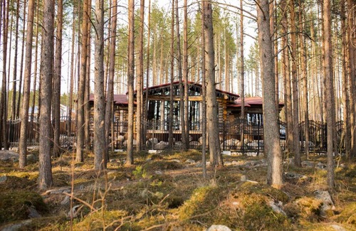 Medvezhyegorsk Villa | Oceanfront Getaway at Karhumaki Sport and Spa