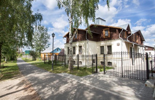 Suzdal House | Guest Rated 10/10: Usadba na Spasskoy with Kitchen Access