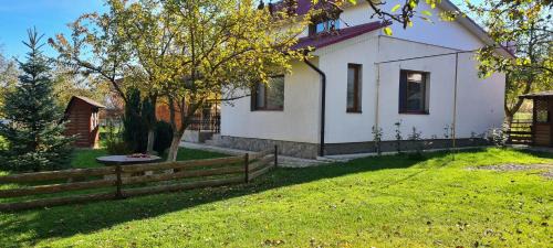 Snidavka House | Discover Usadba Okhotnichiy Dvor: Top-Rated Pet-Friendly Stay