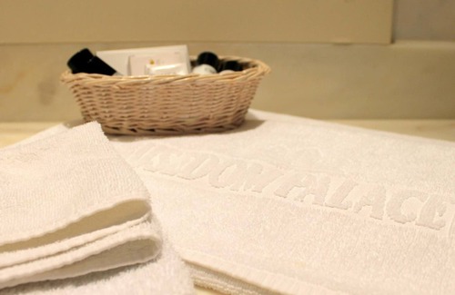 Zinnowitz Hotel | Elegant Usedom Palace Hotel: Spa, Pool, and Family Friendly