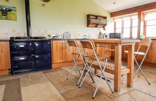 Fourstones Near Bentham Cottage | Pet-Friendly Getaway at Usherwoods Dairy in Tatham