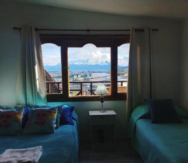 Province of Tierra del Fuego House | Pet-Friendly Ushuaia Cabin with 3 Bedrooms & High Ratings