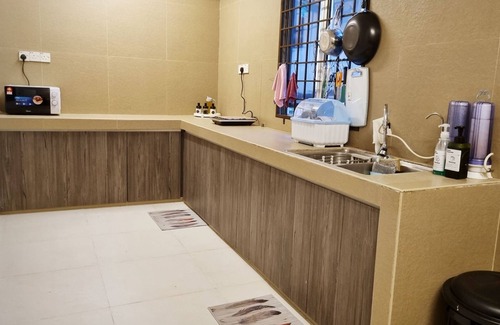 Subang Jaya House | USJ Paradise Home: Your Ideal Staycation Near LRT Station