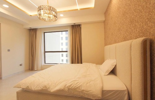 Jumeira 3 Apartment | Stylish 5-Bedroom Apartment at JBR Walk with Pool Access
