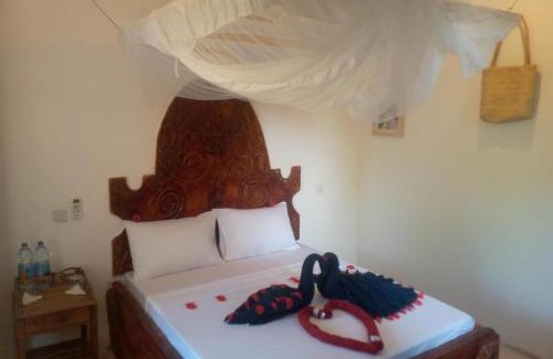 Unguja City Cabin | Discover Usumba Lodge: Pet-Friendly Family Retreat