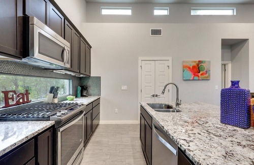 Govalle House | Convenient Stay Near Downtown with Family-Friendly Amenities