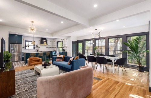 Clarksville House | Elegant Historic Home with Pool & Patio Near Downtown