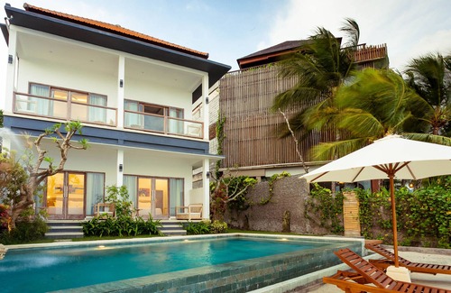 Candi Dasa Villa | Beachfront Utama Villas: Family-Friendly with Pool & Breakfast