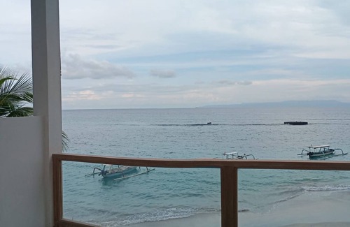 Candi Dasa Villa | Beachfront Utama Villas: Family-Friendly with Pool & Breakfast