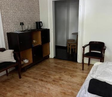 Vac Apartment | Cozy Kisudvaros Apartman: Ideal for Families with Breakfast