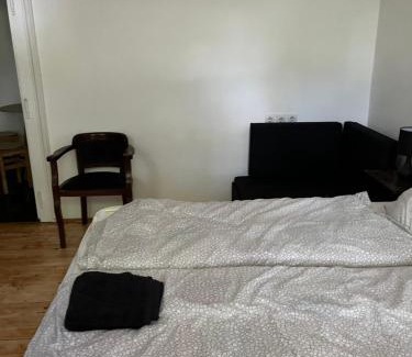 Vac Apartment | Cozy Kisudvaros Apartman: Ideal for Families with Breakfast