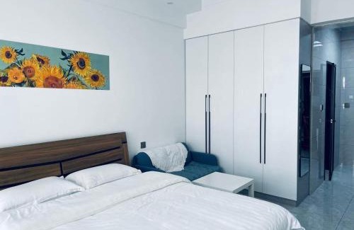 Dao Li Apartment | Discover Utopia Apartment: Family-Friendly with Breakfast