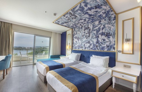 Alanya Hotel | Explore Utopia Beach Club: 4-Star Ocean View Retreat