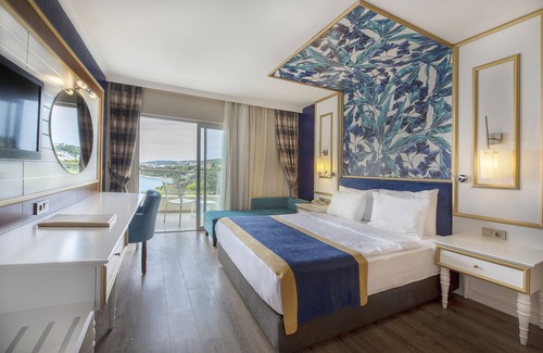 Alanya Hotel | Explore Utopia Beach Club: 4-Star Ocean View Retreat