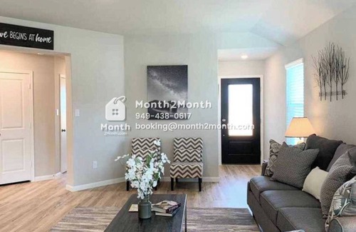 San Antonio House | Utopia on Booker Trail E#41225