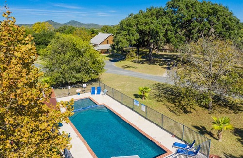 Utopia Cabin | Discover Utopia River Retreat, Your Riverside Escape