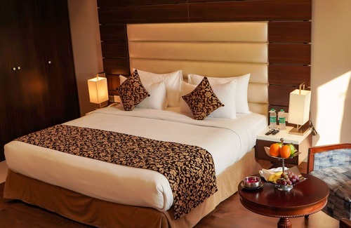 Gomti Nagar Hotel | Discover Utopian Luxe: Family-Friendly Hotel Experience