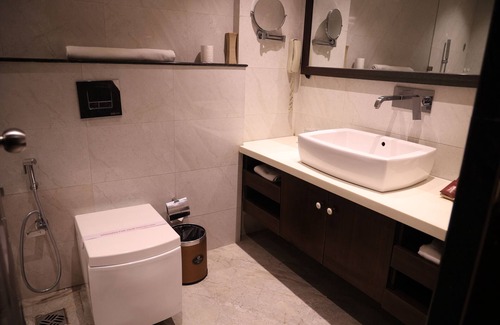 Gomti Nagar Hotel | Discover Utopian Luxe: Family-Friendly Hotel Experience