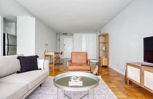 Upper West Side Apartment | Elegant UWS 1BR with Elevator, Doorman & Gym Near NYC