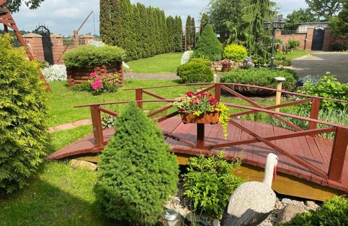 Pskov House | Top-Rated Uyut House: Pet-Friendly with Hot Tub & Kitchen