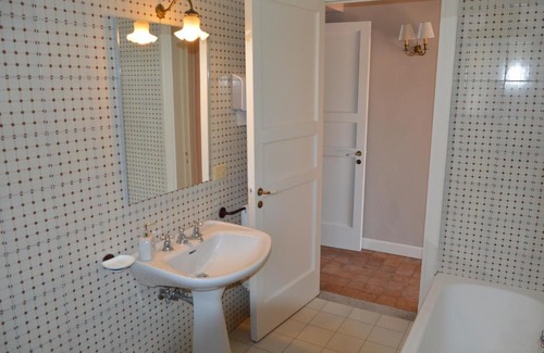 Mascalucia Bed & Breakfast | Cozy Uzeda Room with Private Bath and Oceanfront Views