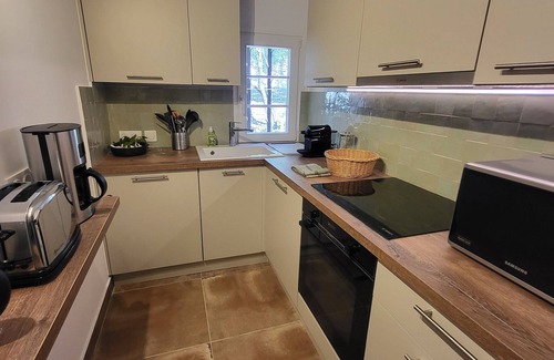 Uzes Cottage | Uzès: Town and Country! Newly renovated house with large pool and grounds!