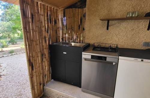 Uzes Cottage | Uzès: Town and Country! Newly renovated house with large pool and grounds!
