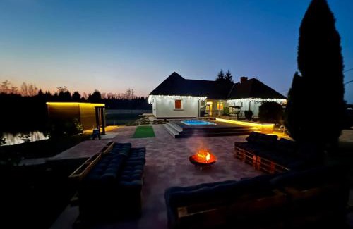 Vamosszabadi Villa | Exquisite Vámosi Party Ház with Oceanfront Views