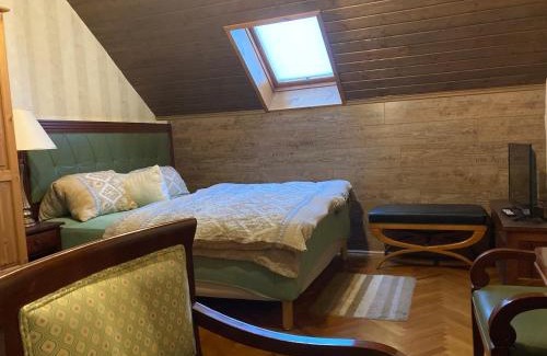 Gyongyossolymos House | Experience Excellence at Vándor Fogadó with Hot Tub Bliss