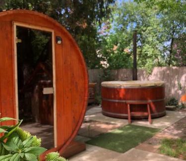 Szanazug Apartment | Guest Rated: 10/10 at Váradi Vendégház - Family Friendly Stay