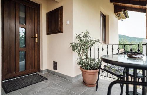 Kisgyor House | Guest Rated 10/10: Family-Friendly Várerdő Vendégház
