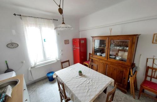 Sopron Apartment | Explore Várkerület Apartman: Pet-Friendly Retreat Awaits