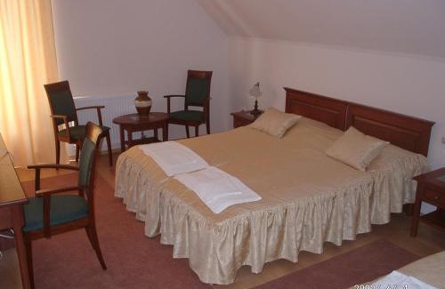 Diosgyor House | Experience Comfort at Várkert Panzió - Rated 9/10!