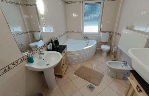 Dunafoldvar Apartment | Várnegyed Apartman