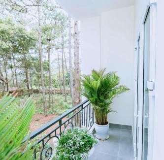 Kon Plong Hotel | Vân Dương Hotel: Guest Rated 9/10 with Family-Friendly Dining