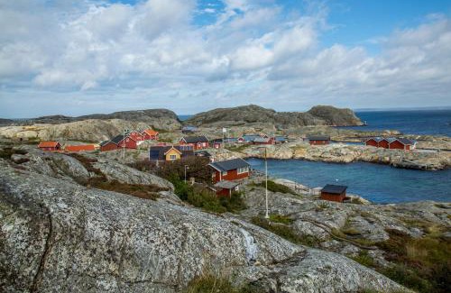 Fjallbacka Hotel | Discover Väderöarnas Värdshus: Pets Welcome & Great Amenities