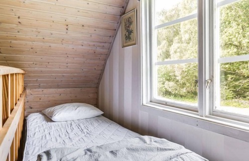 Falkvik House | Pet-Friendly Västra Näs: Oceanfront Retreat with Spa Access