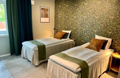 Granna Hotel | Cozy Vätterleden Hotell & Restaurang with Hot Tub and Dining