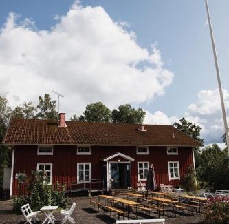 Dannas Bed & Breakfast | Pet-Friendly Retreat at Våffelcafé Bed & Breakfast