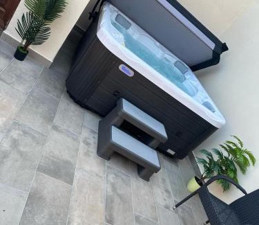 Szeged Bed & Breakfast | Vén Diófa De Lux Panzió: Guest Rated 9/10 with Hot Tub