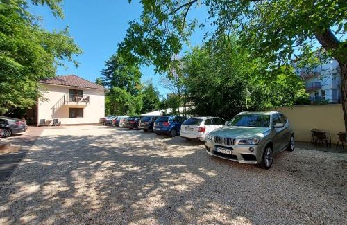 Szeged Bed & Breakfast | Vén Diófa De Lux Panzió: Guest Rated 9/10 with Hot Tub