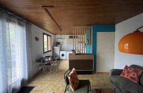 Venosc Apartment | Pet-Friendly Retreat in Vénosc-Les 2 Alpes with Ocean Views