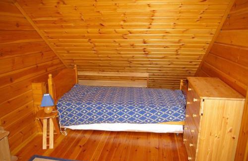 Basse-sur-le-Rupt Ski Chalet | Cozy Finnish Chalet with Oceanfront Views and Pet Access