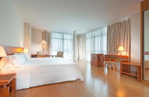 Almeria Hotel | Discover Vértice Indalo Almería: Oceanfront Bliss & Pool