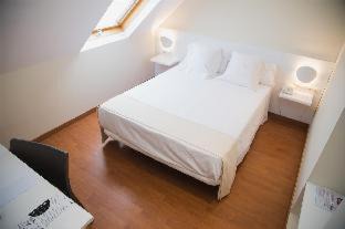 Sevilla Este Hotel | Relaxing Vértice Sevilla: Oceanfront Stay with Pool Access
